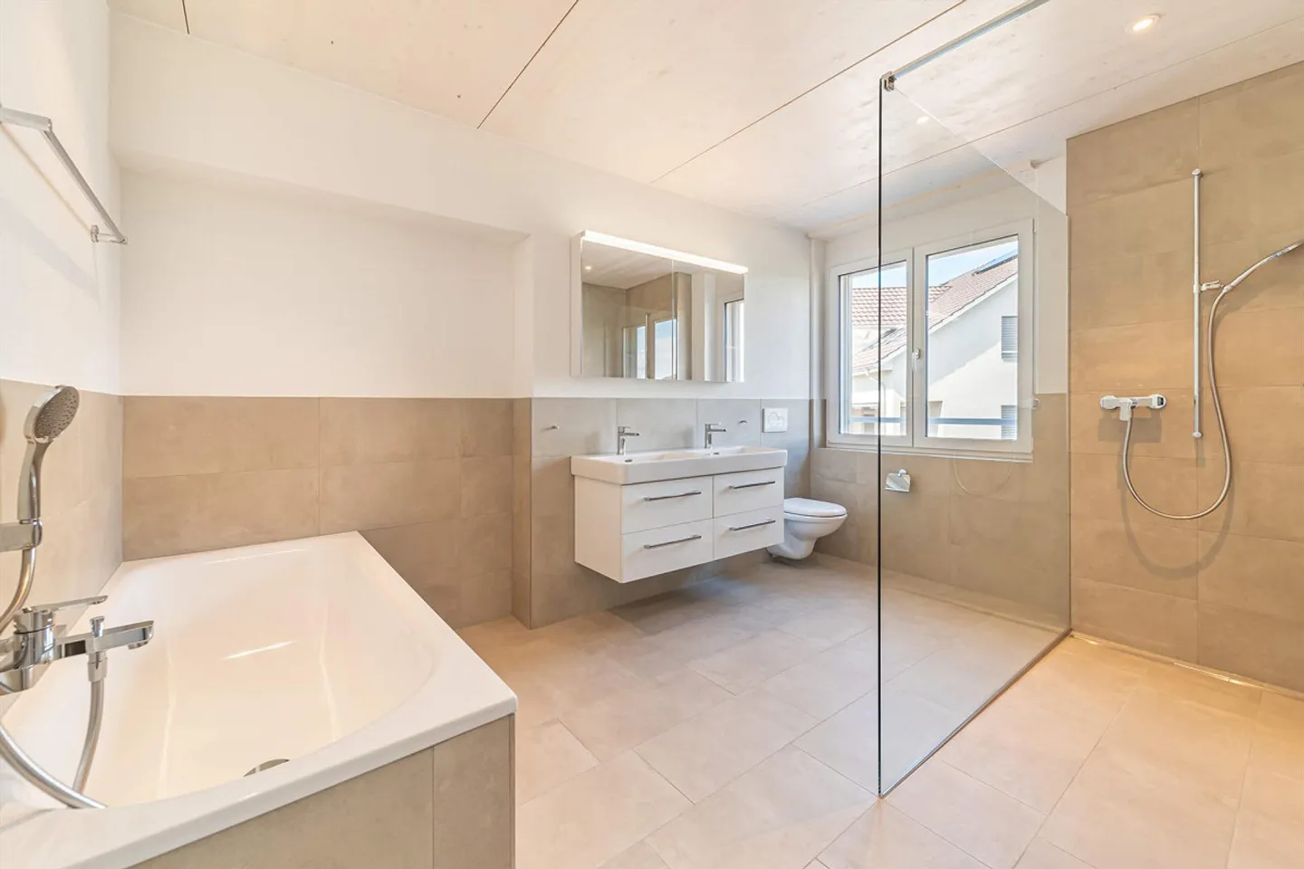 Newly built and quietly located 4.5 room apartment - Photo 7 of 17