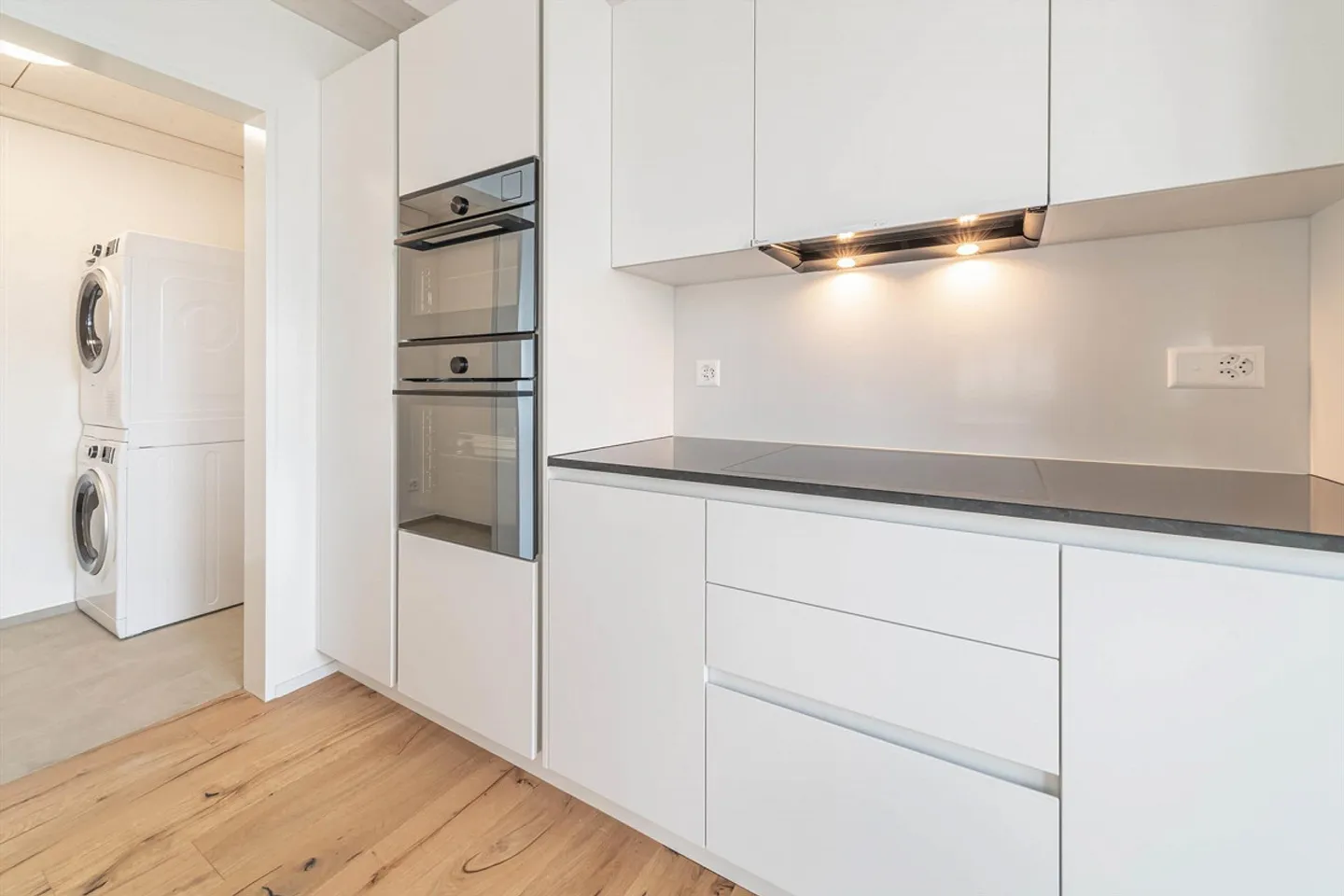 Newly built and quietly located 4.5 room apartment - Photo 5 of 17