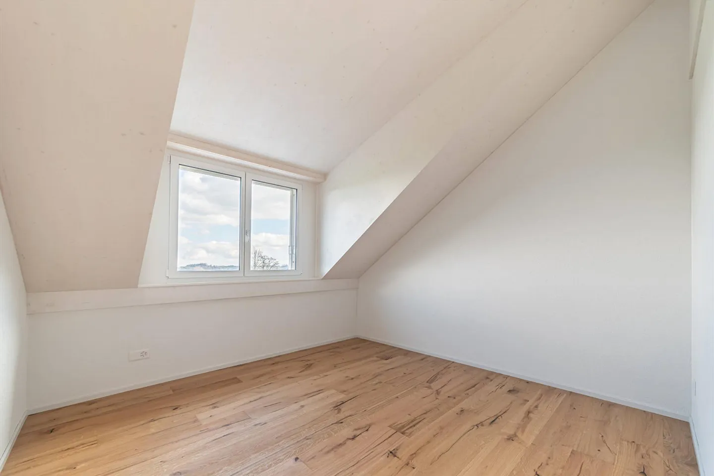 Newly built and quietly located 4.5 room apartment - Photo 10 of 17