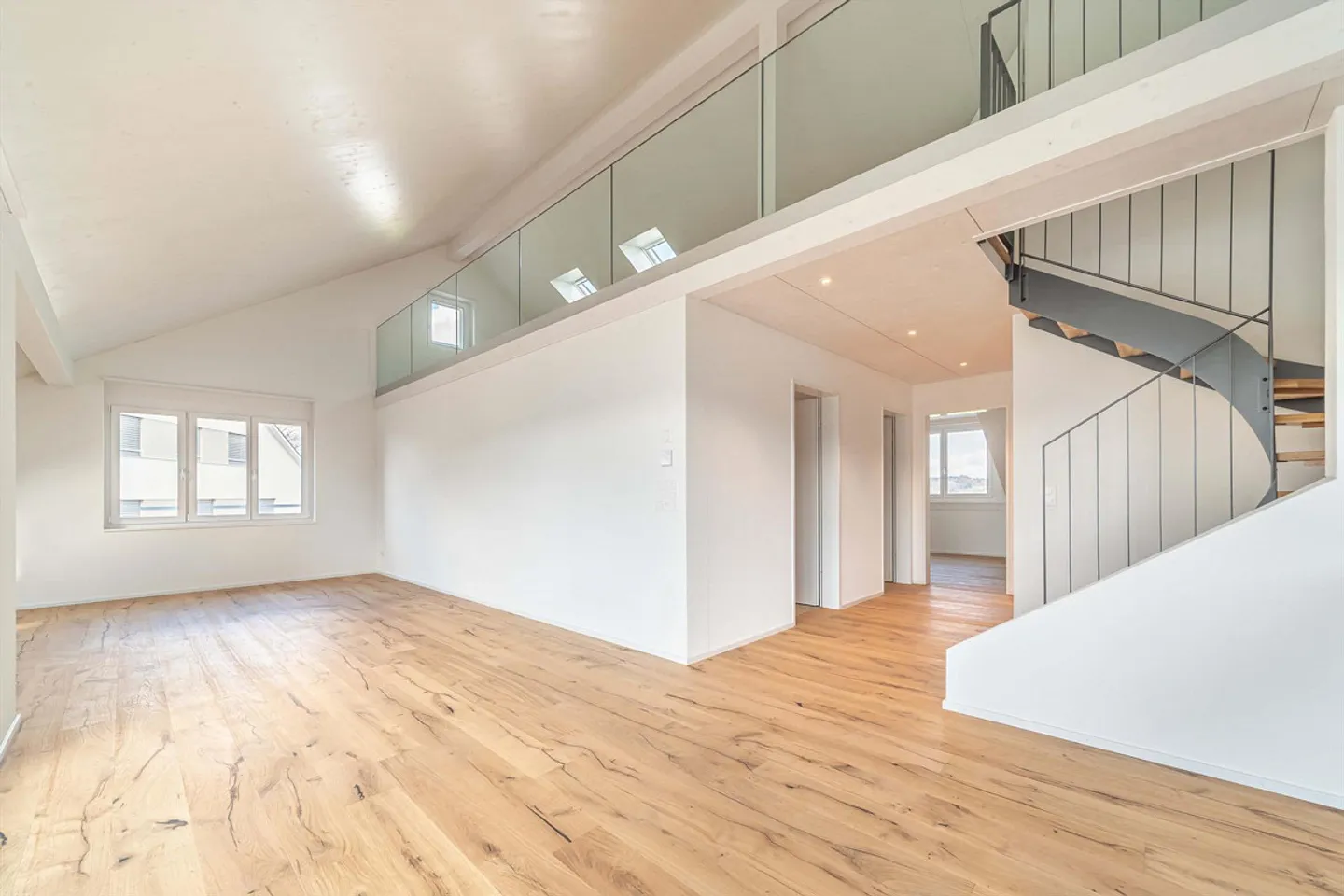 Newly built and quietly located 4.5 room apartment - Photo 13 of 17