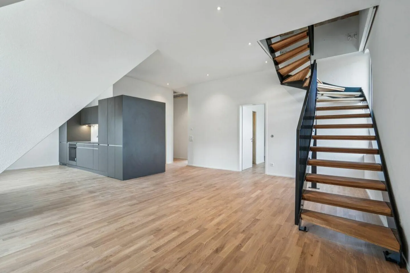 Exklusive Dachwohnung mit Terrasse - Foto 1 von 11