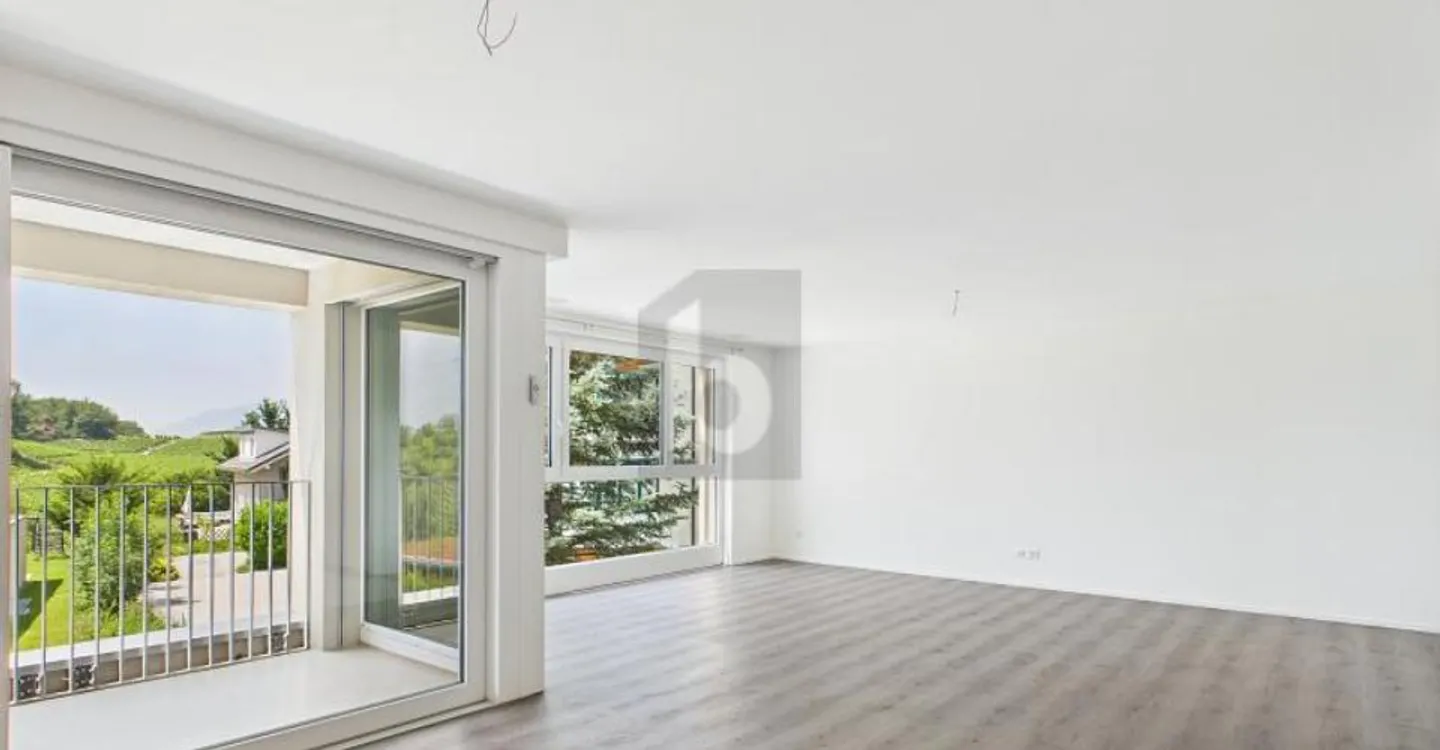 Modern Apartment in Quiet Area - Photo 2 of 5
