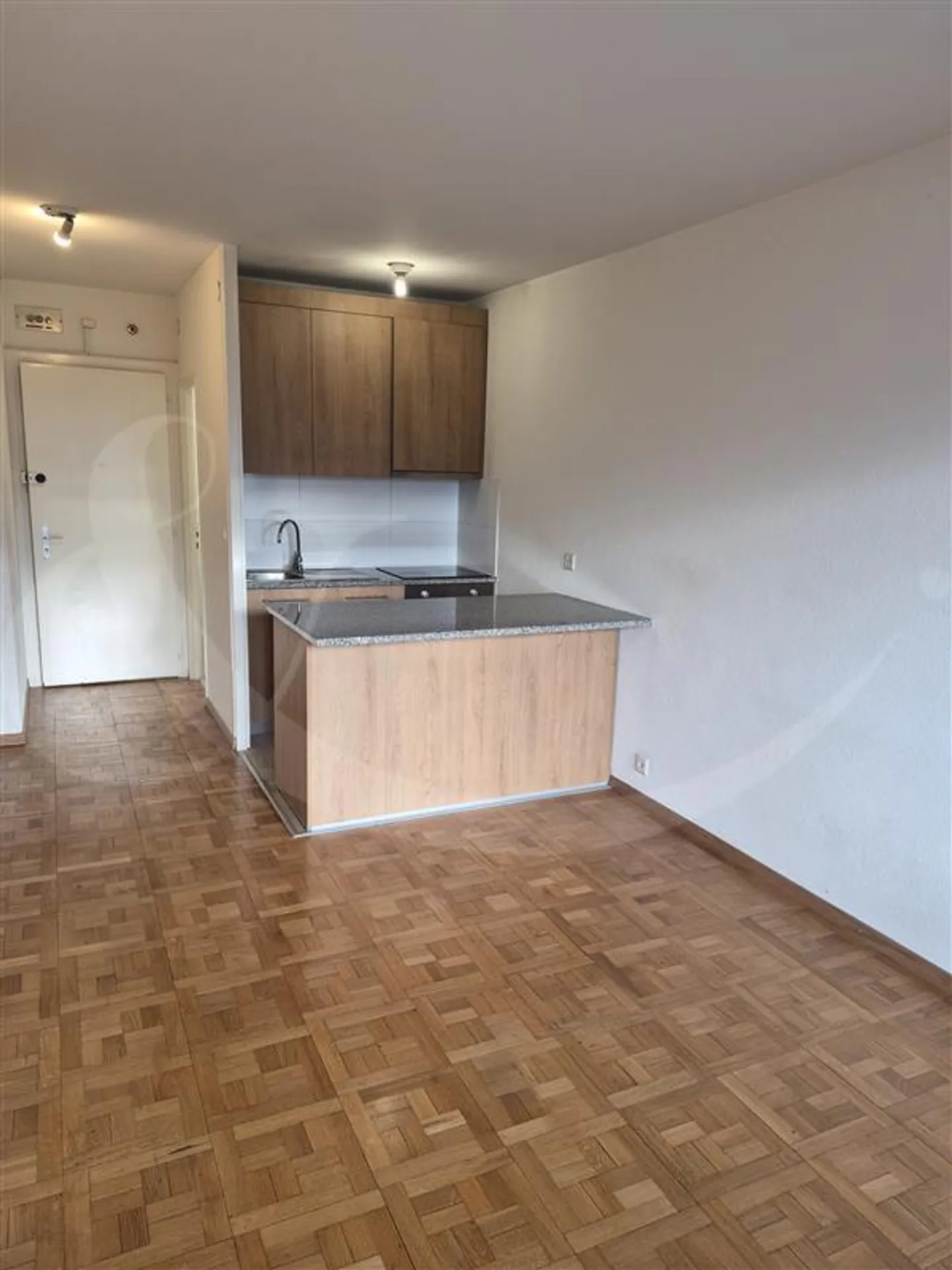 1-room apartment - Photo 1 of 6