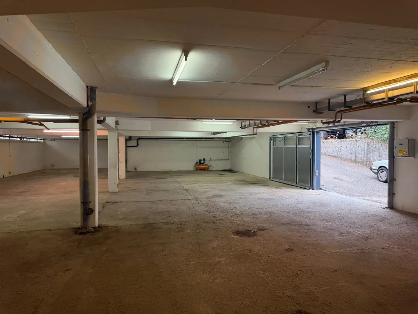 Espace commercial à Neftenbach - Photo 3 sur 11