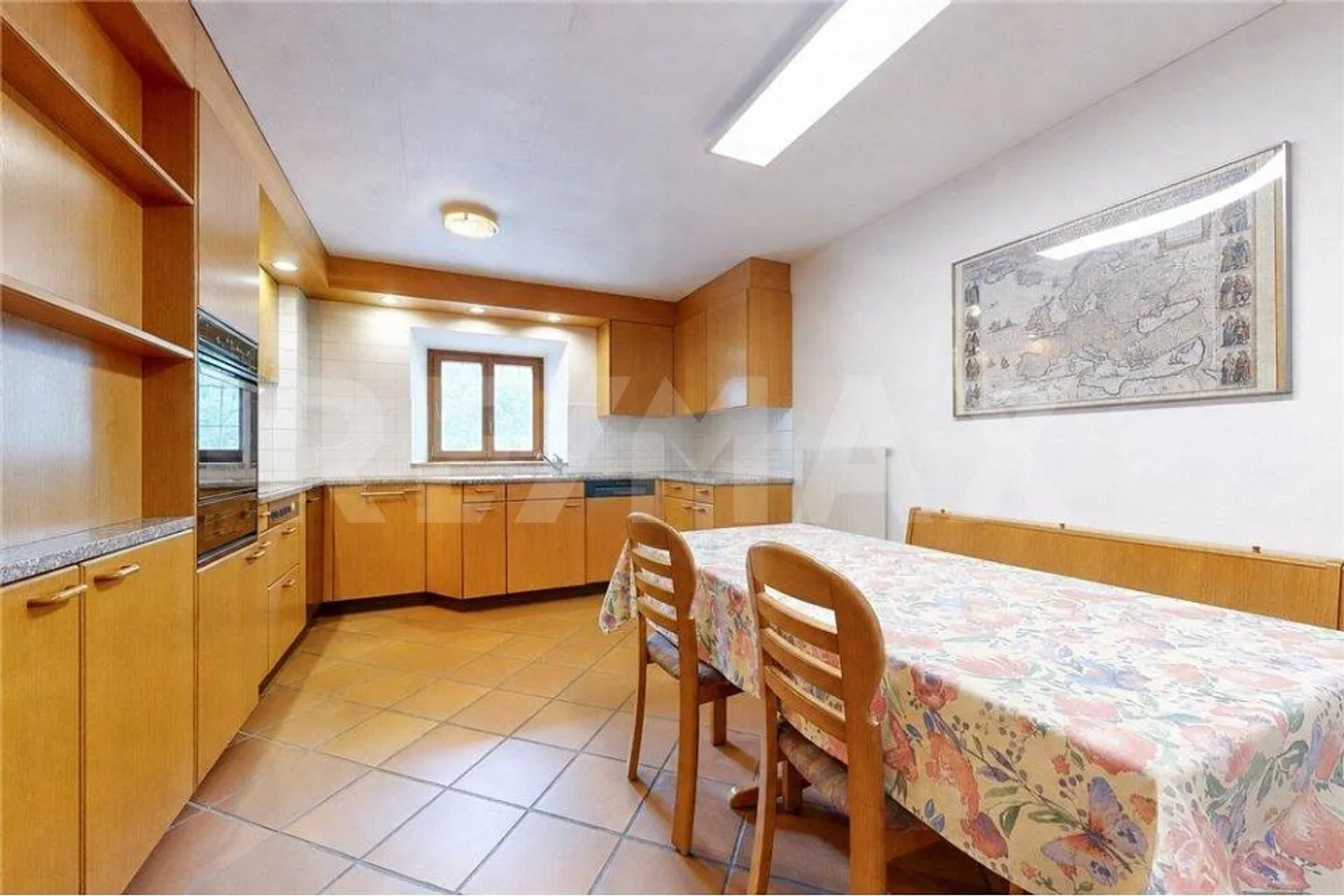 Spacious Mountain Apartment - Photo 8 of 13