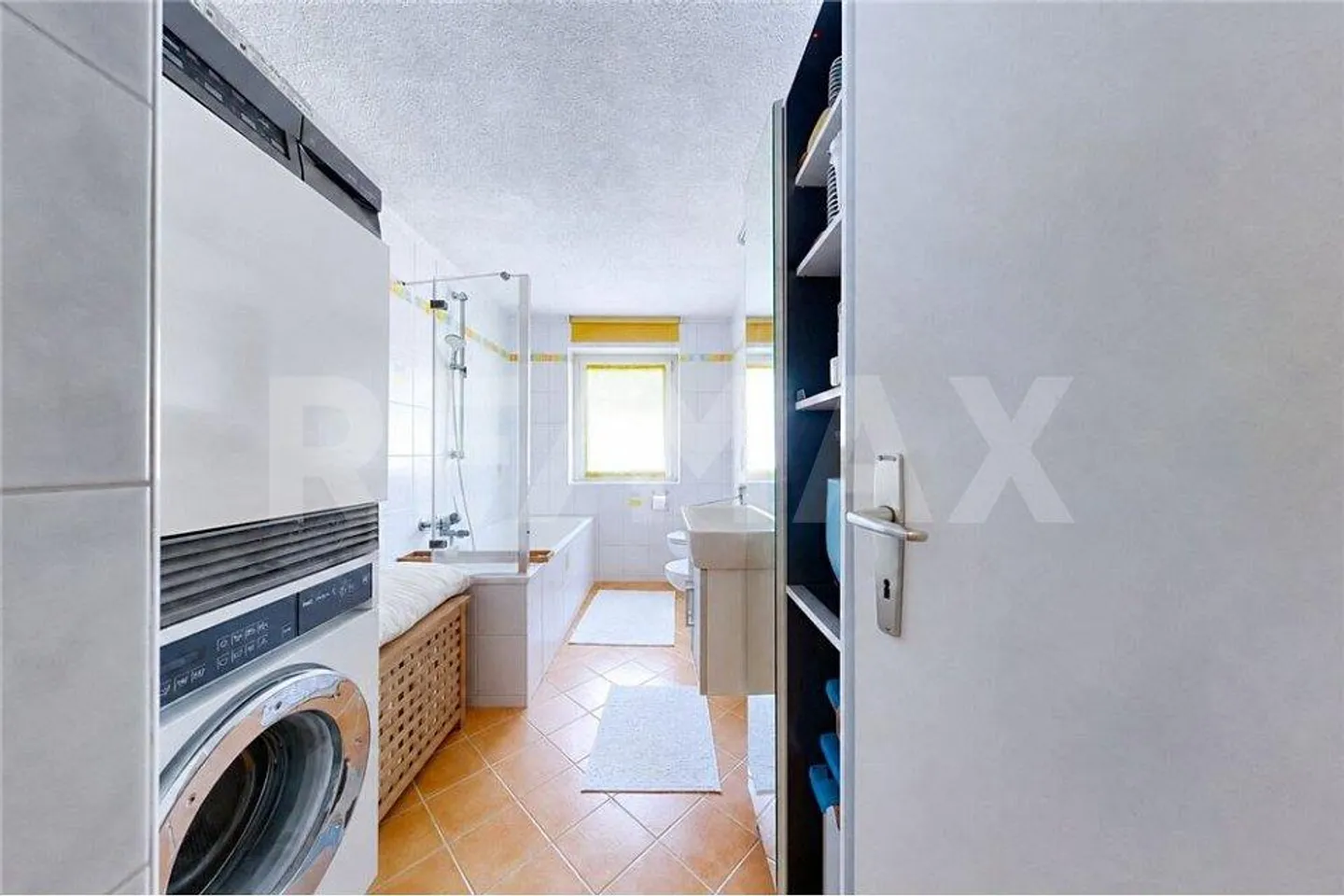 Spacious Mountain Apartment - Photo 11 of 13