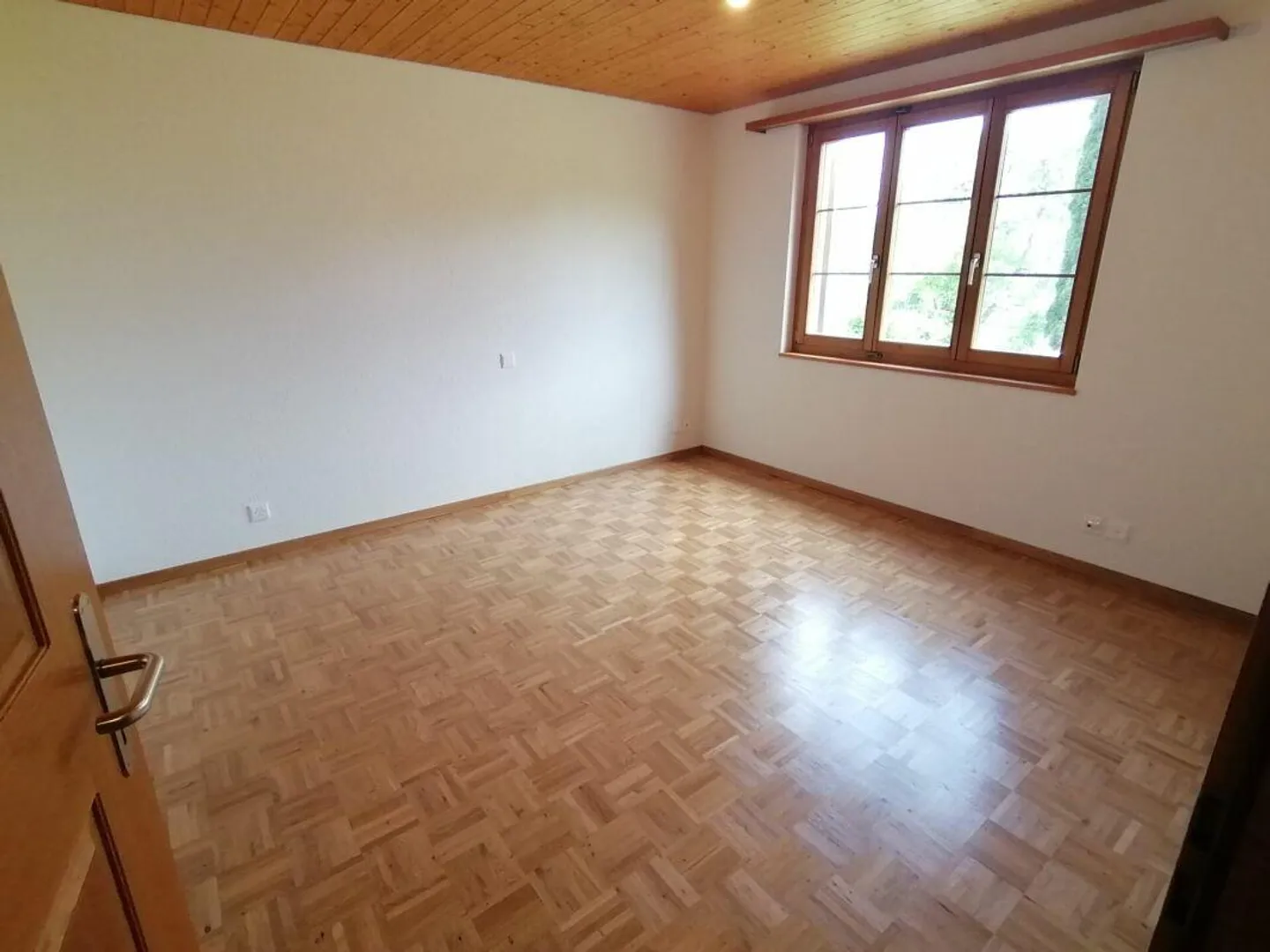 3.5-room apartment with breathtaking views - Photo 4 of 10