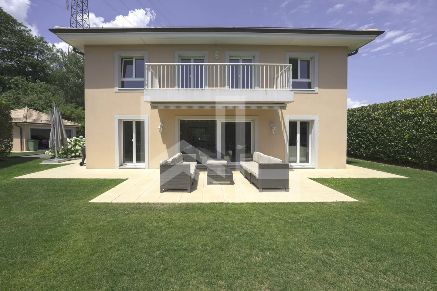 Casa singola in affitto - Foto 1 di 10