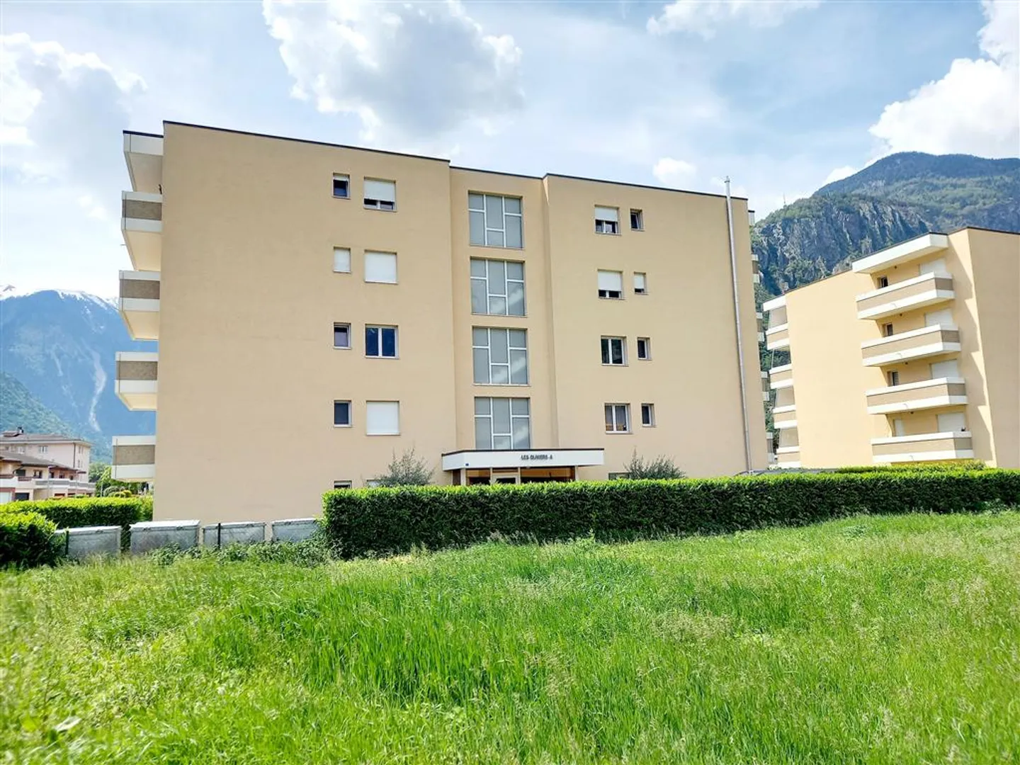 Indoor parking space - Photo 2 of 3