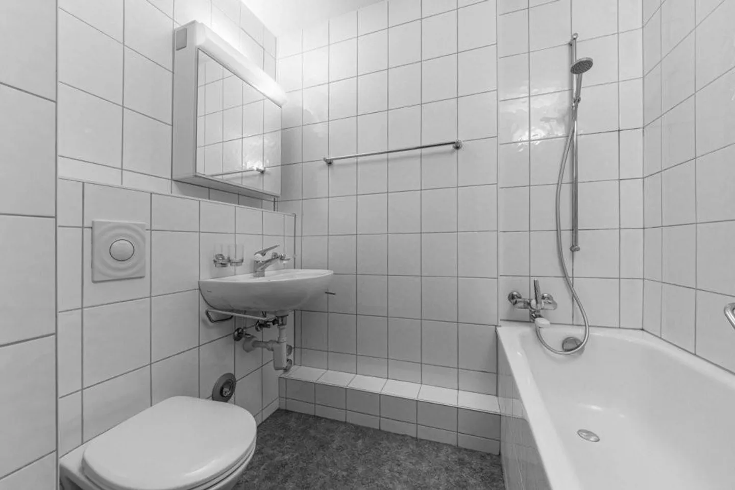 Cozy apartment near SBB train station - Photo 4 of 5