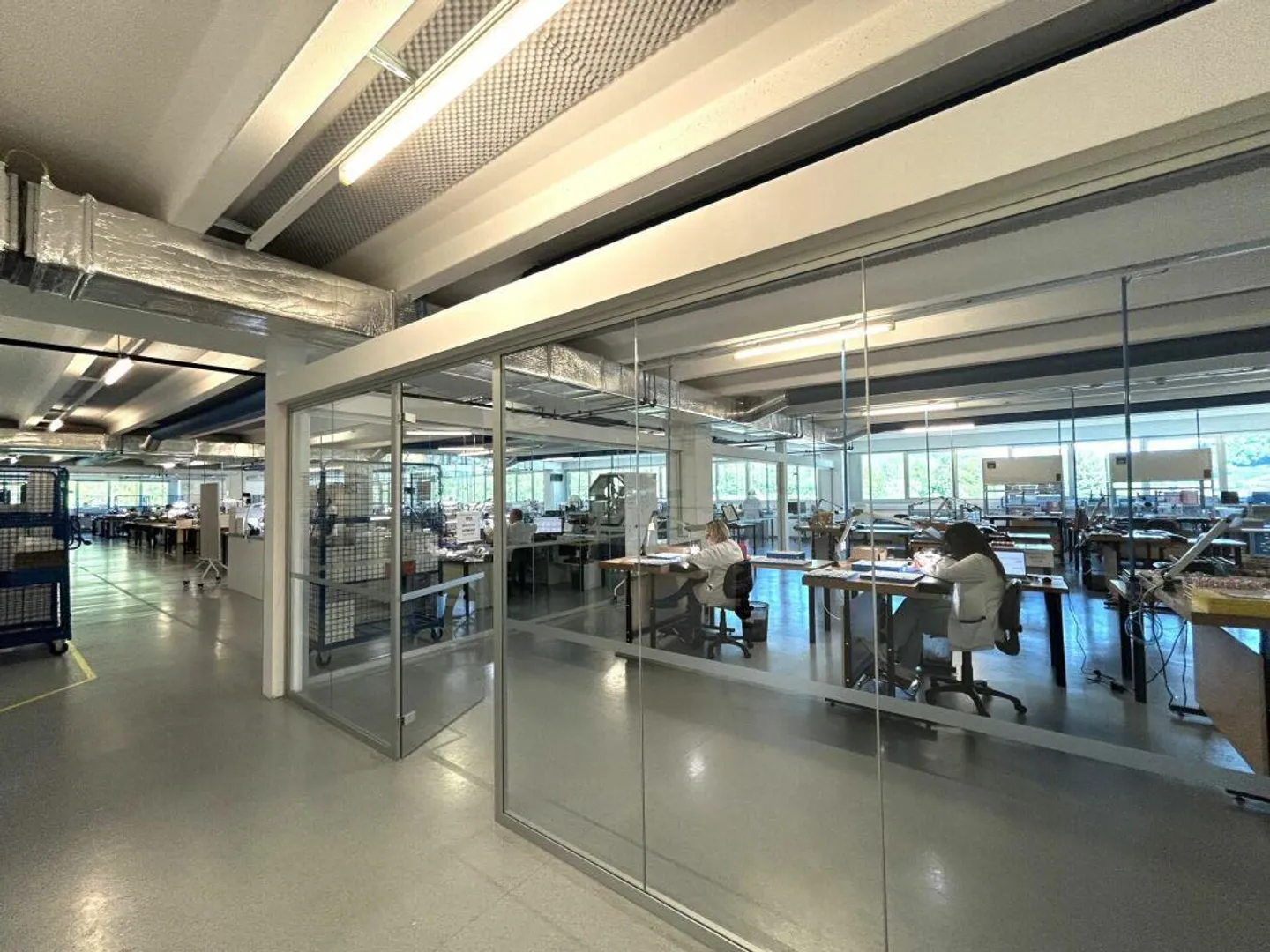 Office, laboratory, storage spaces, etc. - Photo 2 of 8