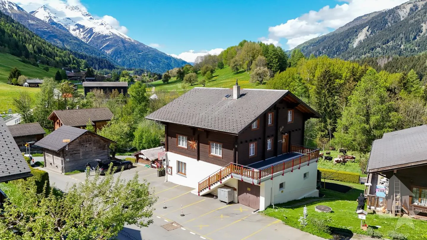 Edificio residenziale perfettamente mantenuto per uso flessibile - Foto 3 di 21