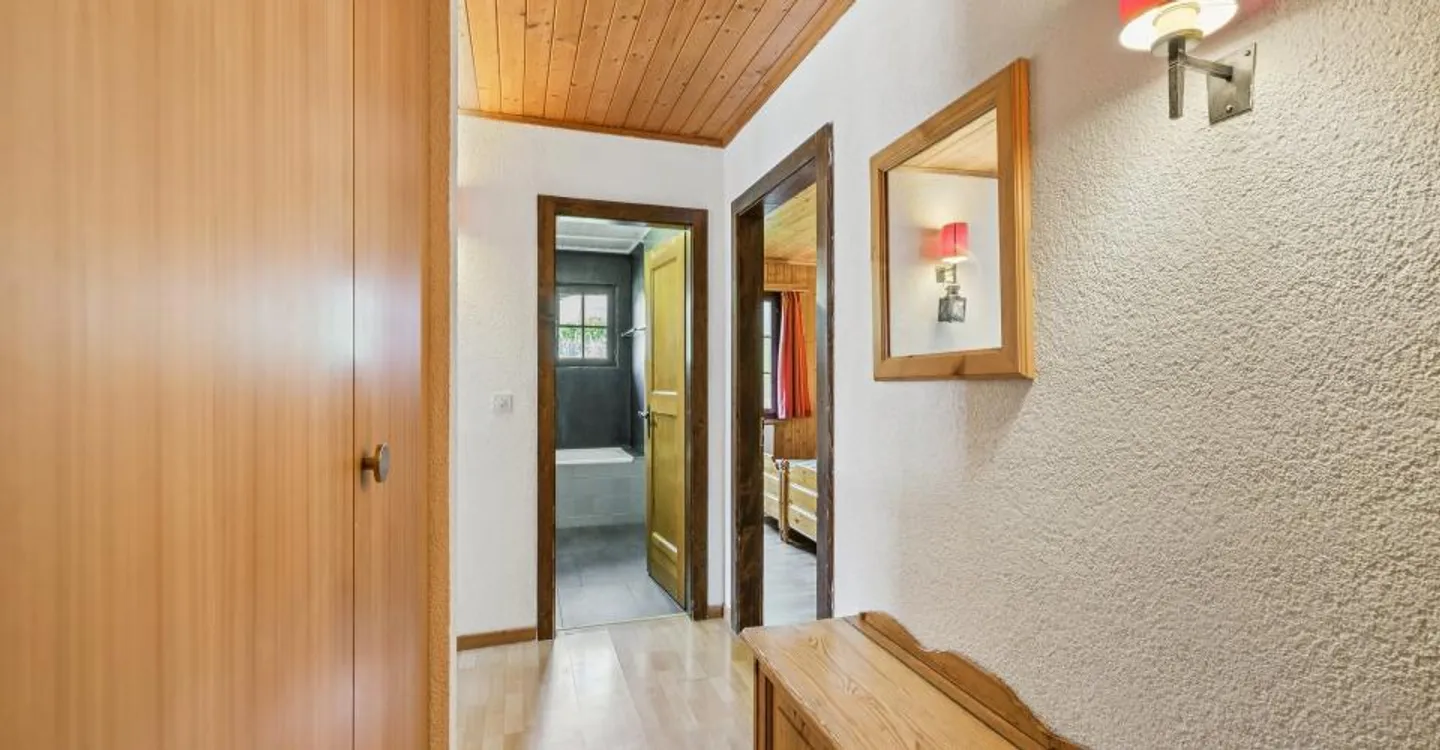 Charming 2-room apartment with terrace and mountain view - Photo 7 of 8