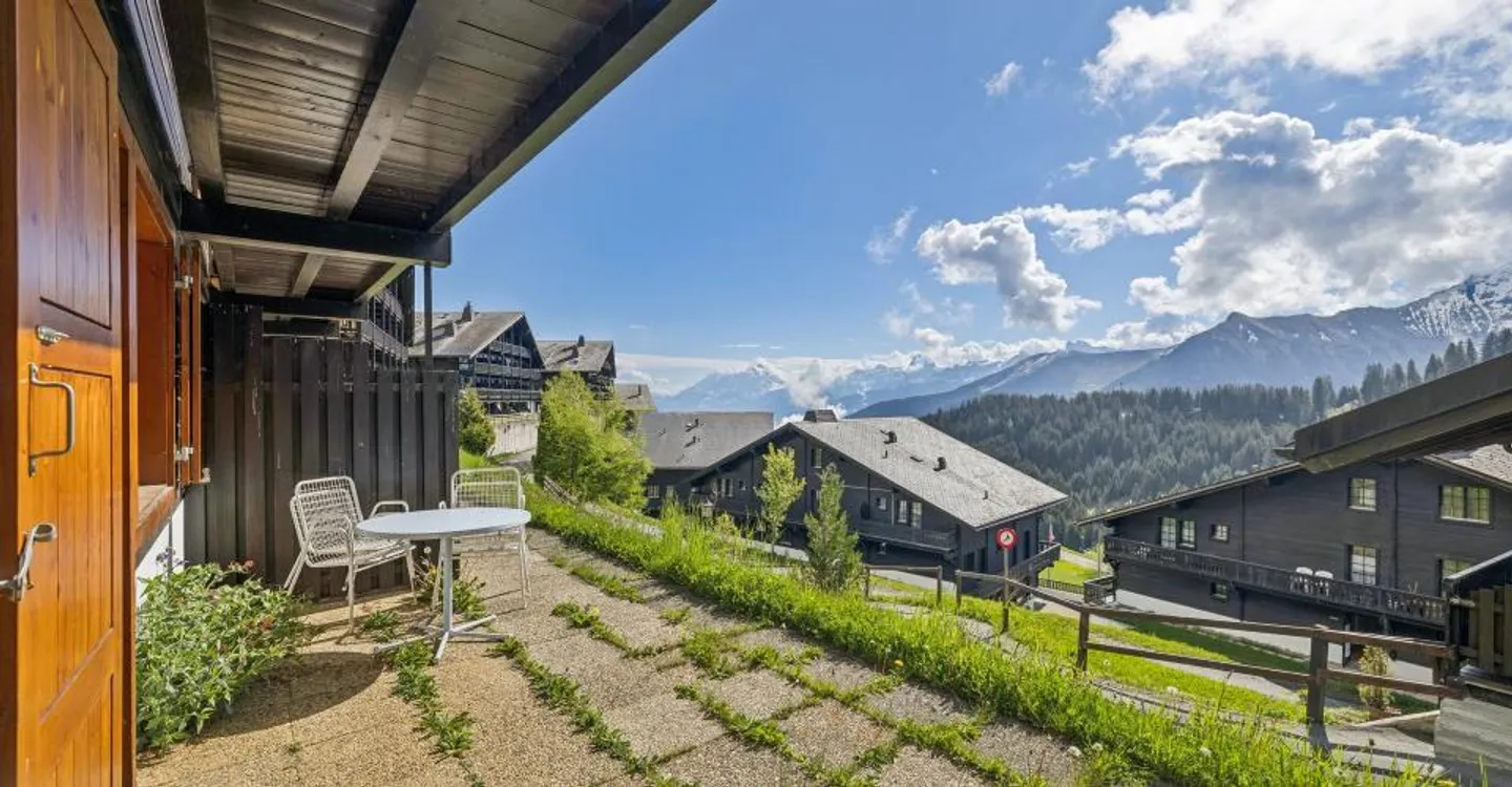 Charming 2-room apartment with terrace and mountain view - Photo 8 of 8