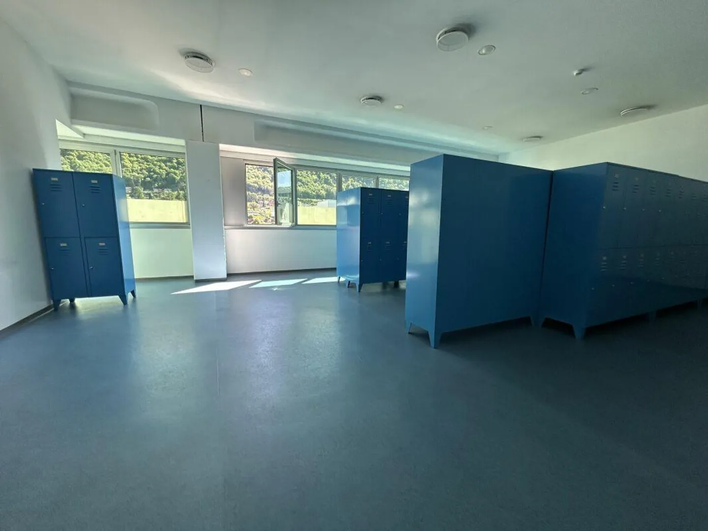 Office, laboratory, storage spaces, etc. - Photo 6 of 8