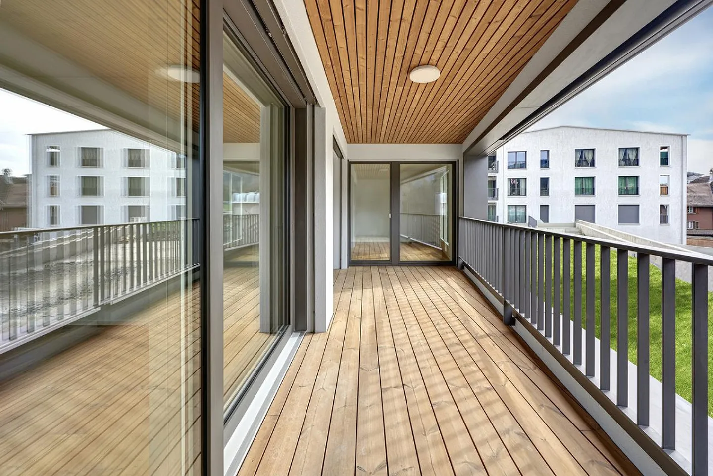 Modernes Apartment mit atemberaubendem Blick - Foto 2 von 17