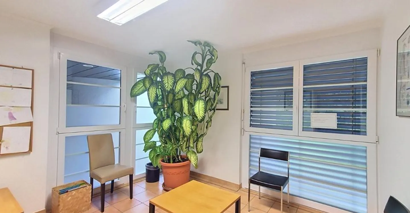 Beautiful administrative space ideally located - Photo 1 of 5