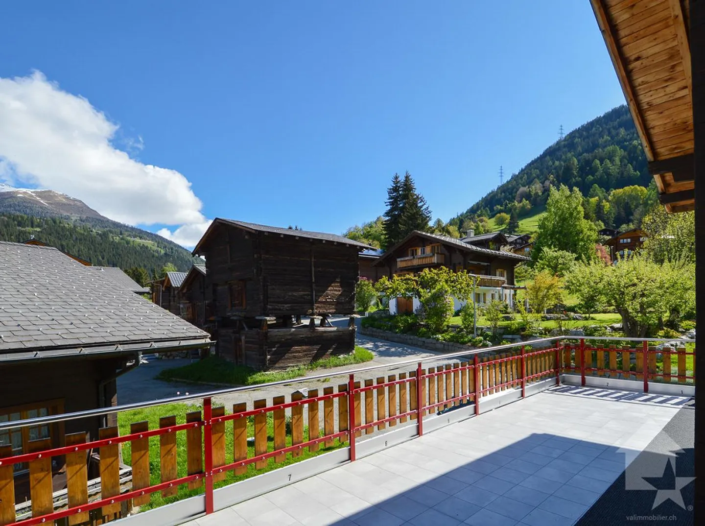 Edificio residenziale perfettamente mantenuto per uso flessibile - Foto 4 di 21