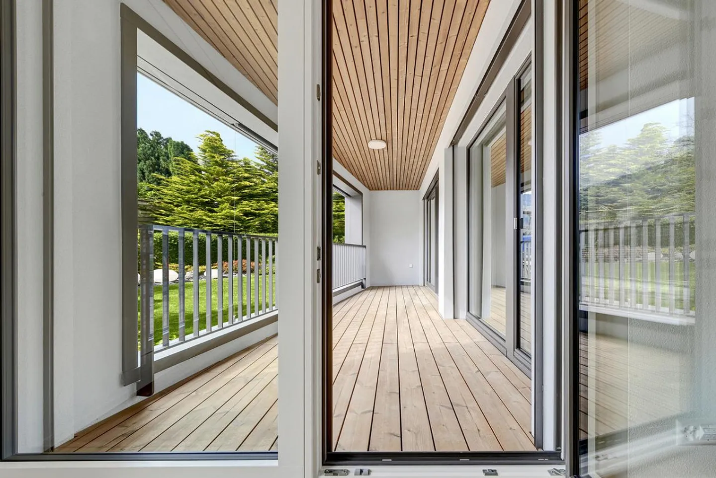 Modernes Apartment mit atemberaubendem Blick - Foto 3 von 17