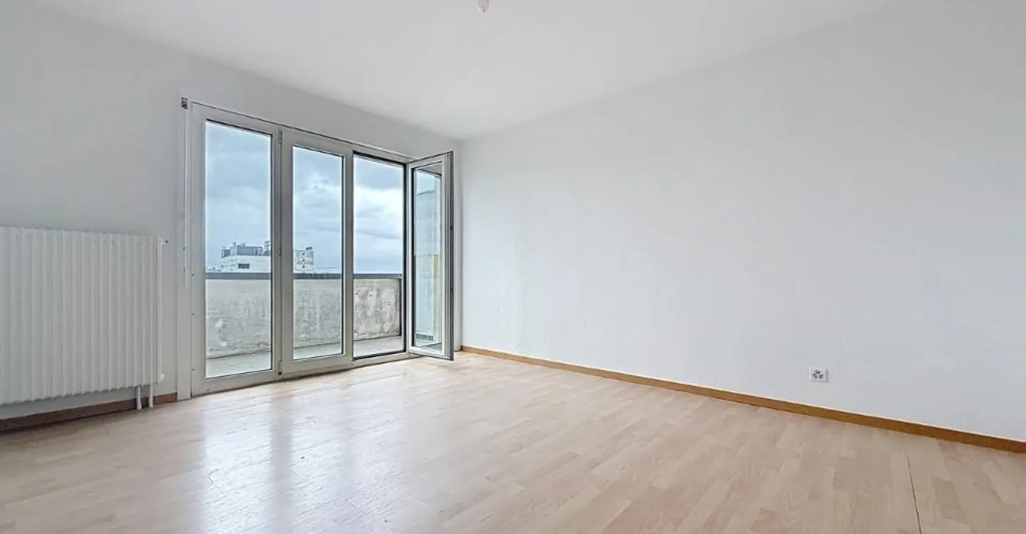 Appartement Charmant avec Balcon - Photo 2 sur 7