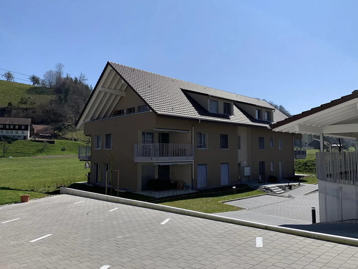 Charmante 2½-Zimmer-Penthouse - Foto 5 von 5