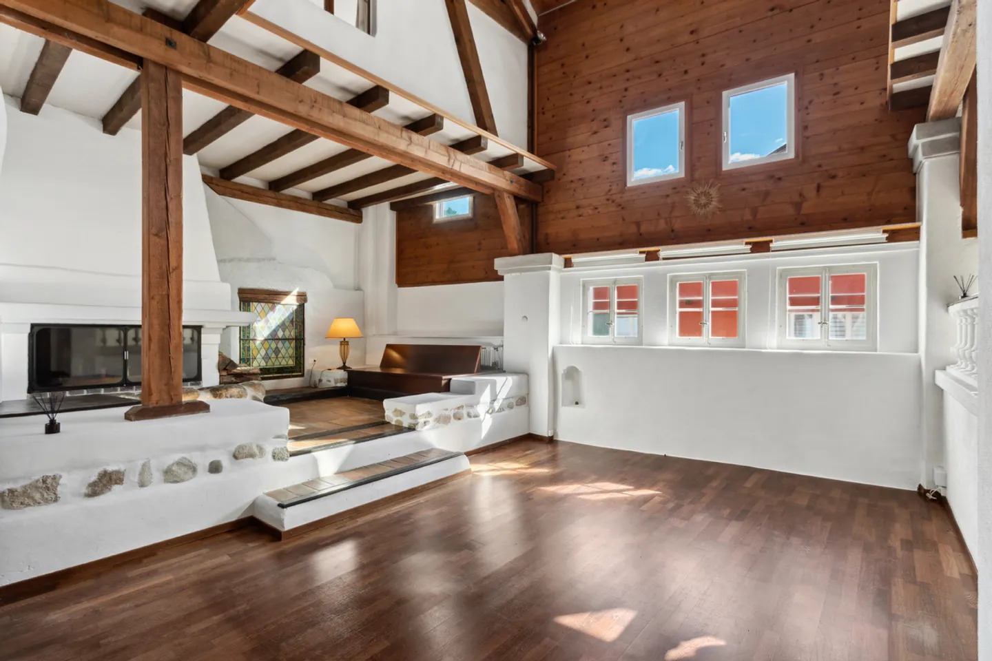 Former art gallery transformed into a spectacular and unique house - Photo 4 of 18