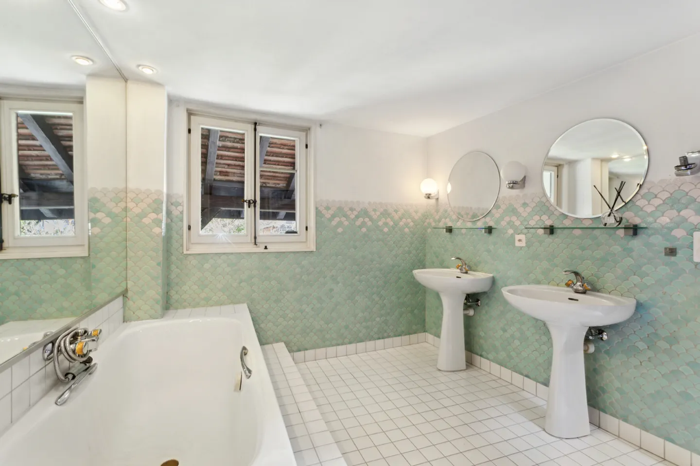 Former art gallery transformed into a spectacular and unique house - Photo 6 of 18