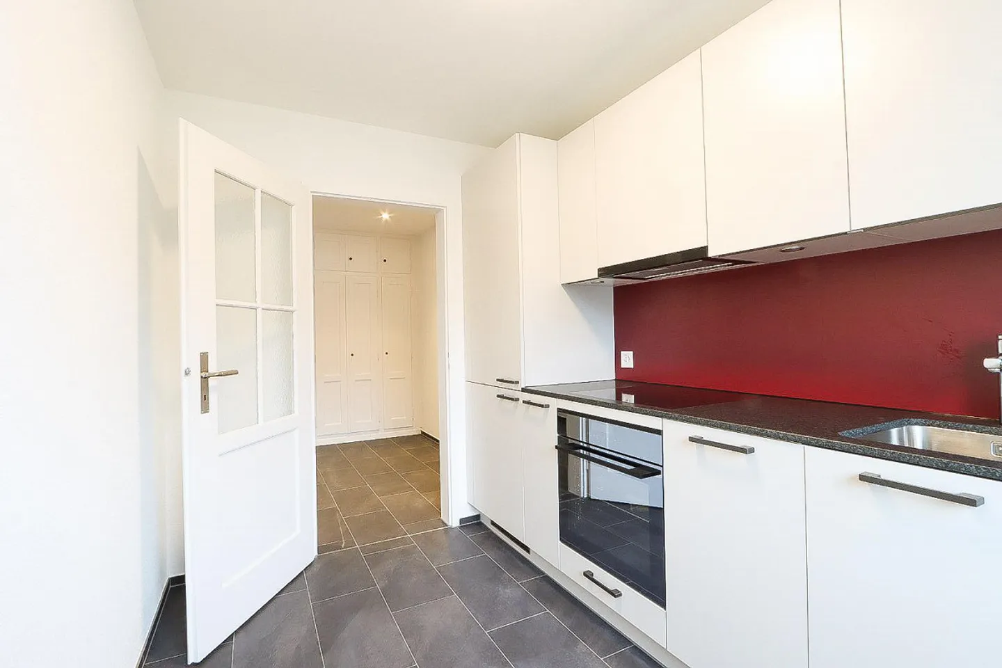 Appartement moderne dans un quartier calme - Photo 2 sur 8