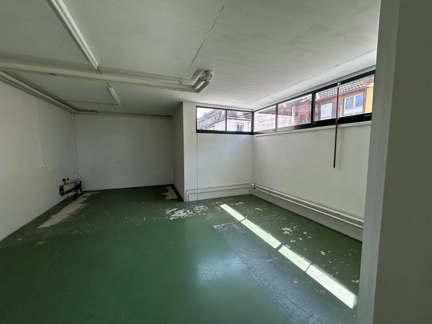 Commercial space in Lachen - Photo 3 of 4