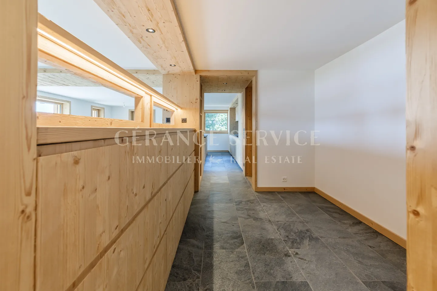 Athena - duplex with garden - Photo 4 of 13