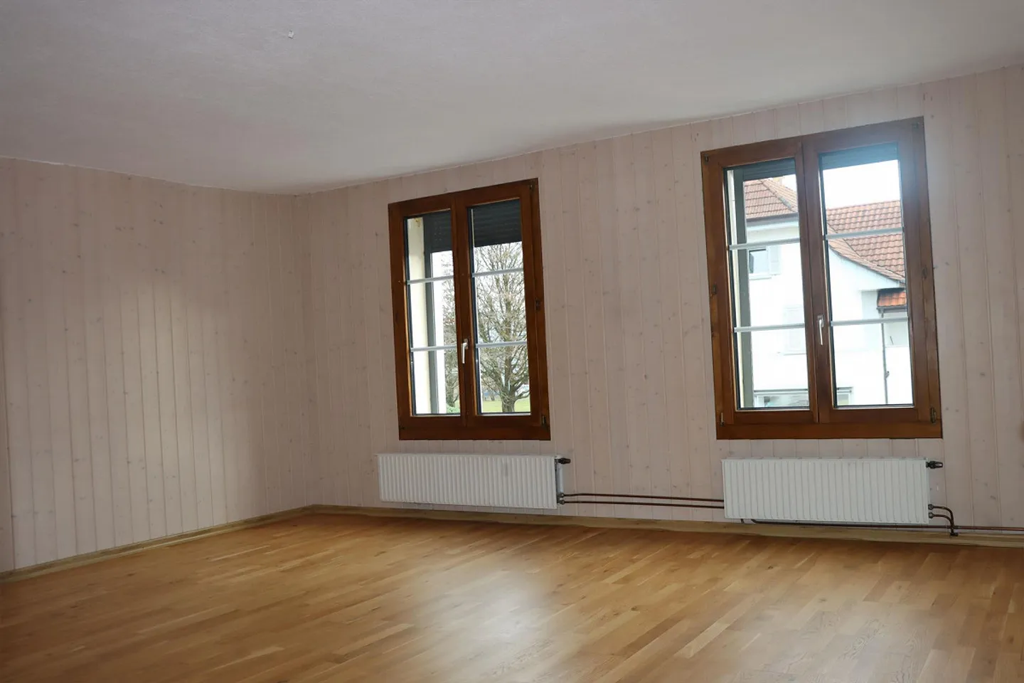 Appartamento luminoso di 5,5 stanze con grande terrazza a Derendingen - Foto 5 di 10