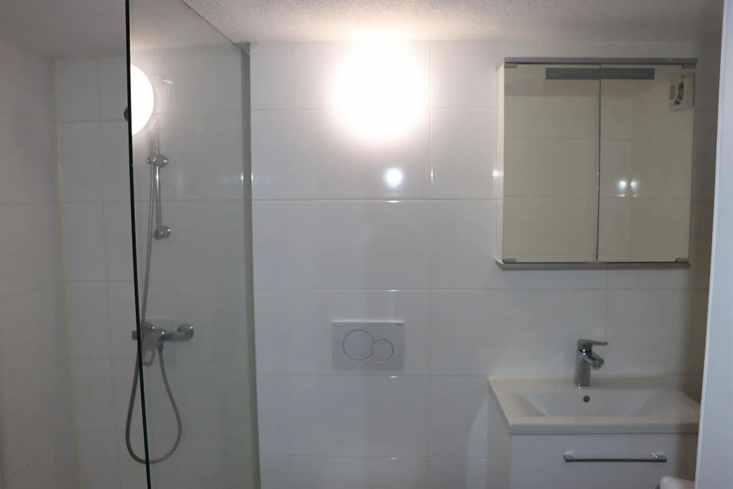 Appartamento luminoso di 5,5 stanze con grande terrazza a Derendingen - Foto 8 di 10