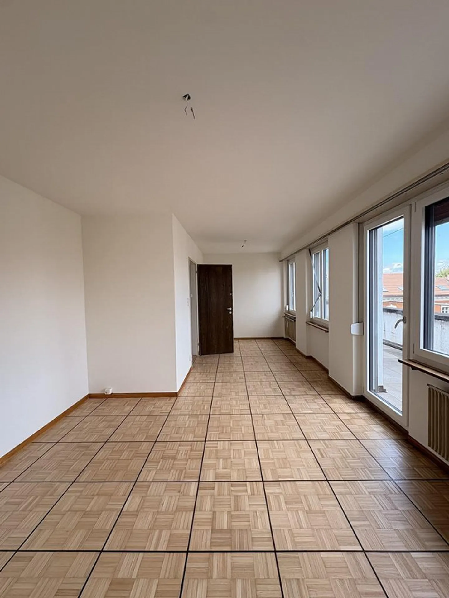 Appartement charmant au dernier étage avec un grand balcon - Photo 3 sur 5
