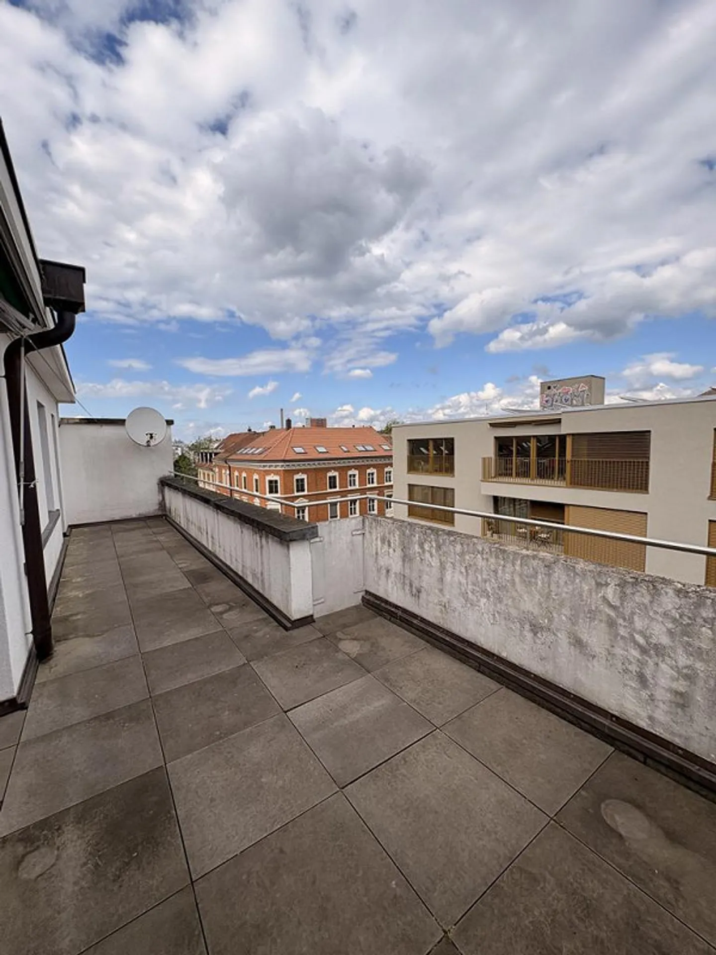 Appartement charmant au dernier étage avec un grand balcon - Photo 5 sur 5