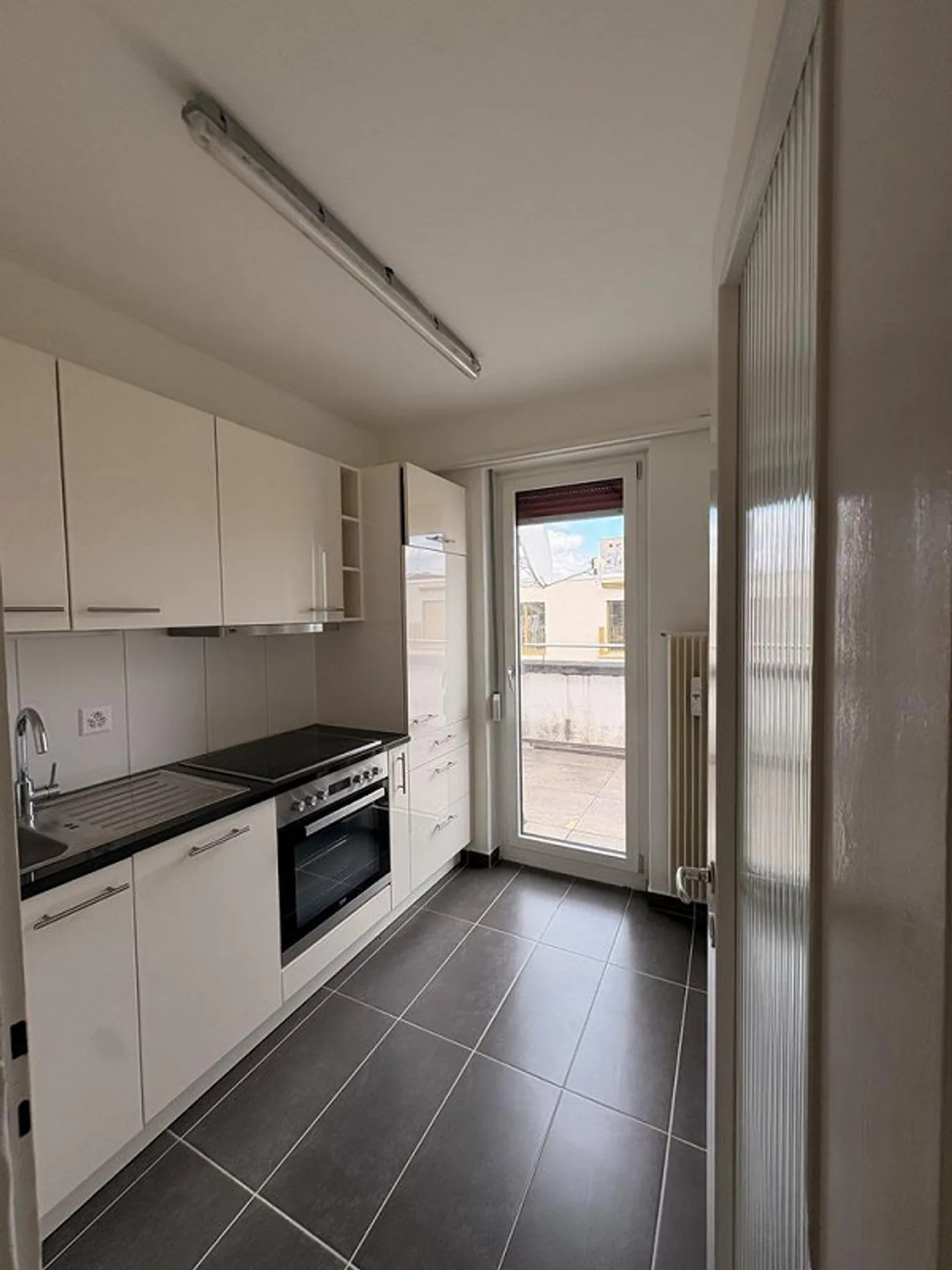 Appartement charmant au dernier étage avec un grand balcon - Photo 1 sur 5