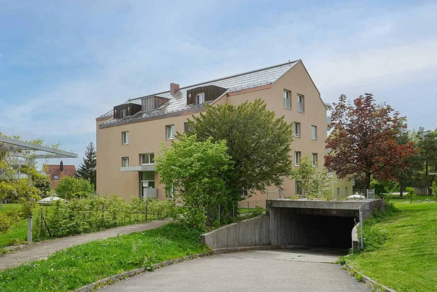 Posto moto sicuro - Foto 2 di 2