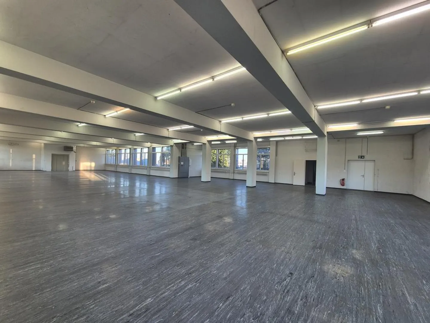 Warehouse in Attractive Location - Photo 3 of 5