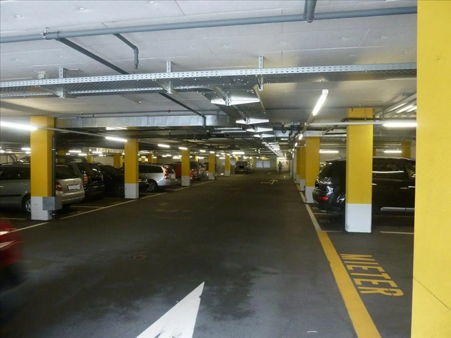 Parking space in the underground garage - Photo 1 of 1
