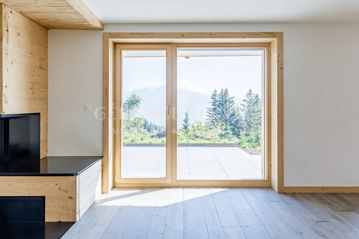 Athena - duplex with garden - Photo 8 of 13
