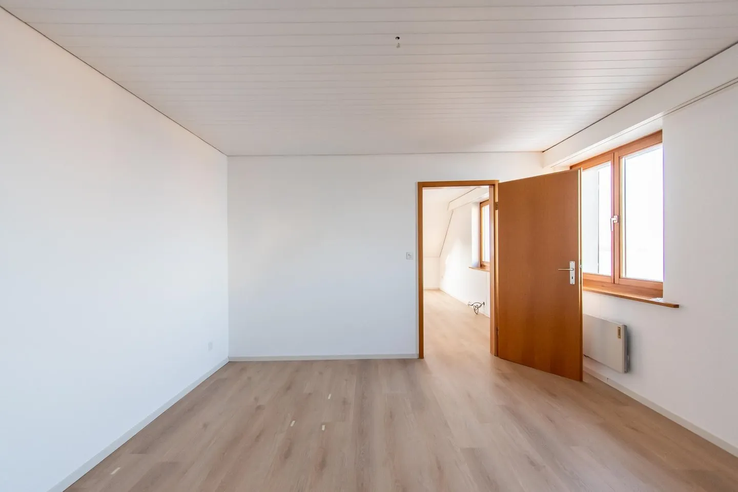 Appartamento soleggiato di 3,5 stanze con vista lago - Foto 6 di 13