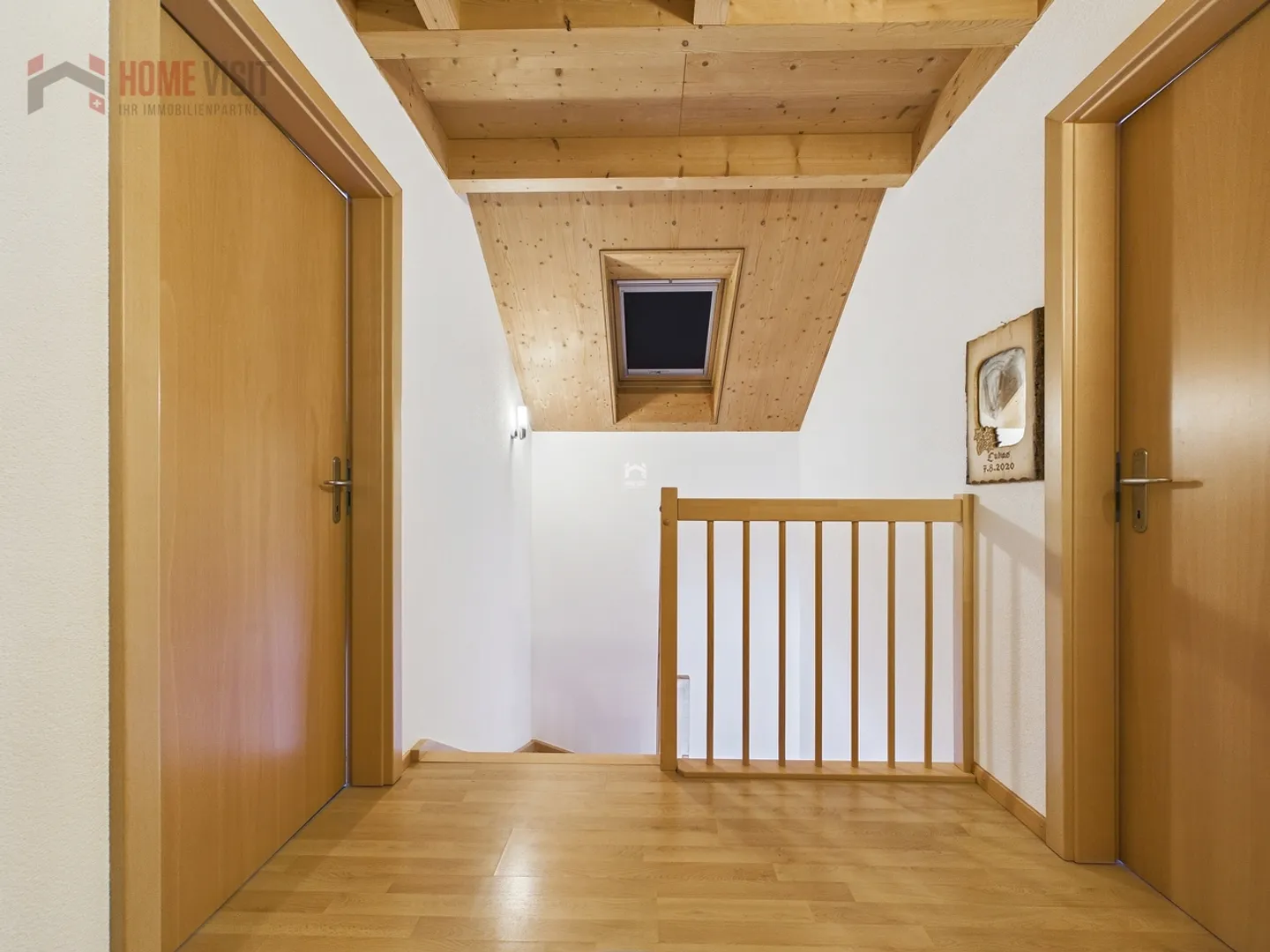 Affascinante Casa Indipendente in una Posizione Tranquilla e Familiare - Foto 9 di 20