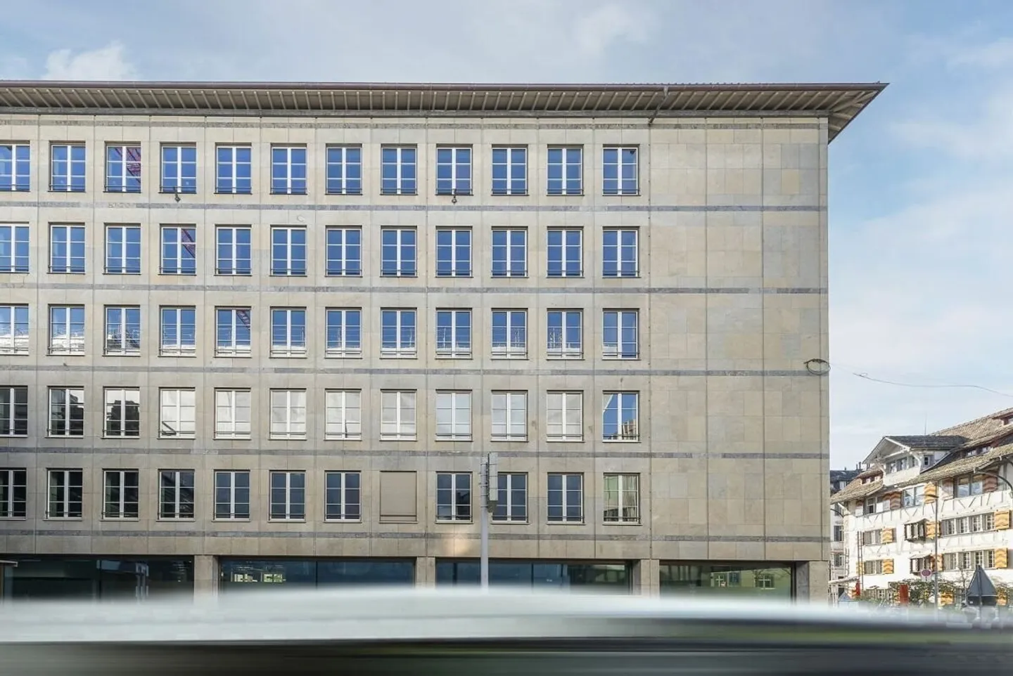 Spazi per uffici a partire da 610m² in posizione privilegiata presso Paradeplatz - Foto 1 di 11