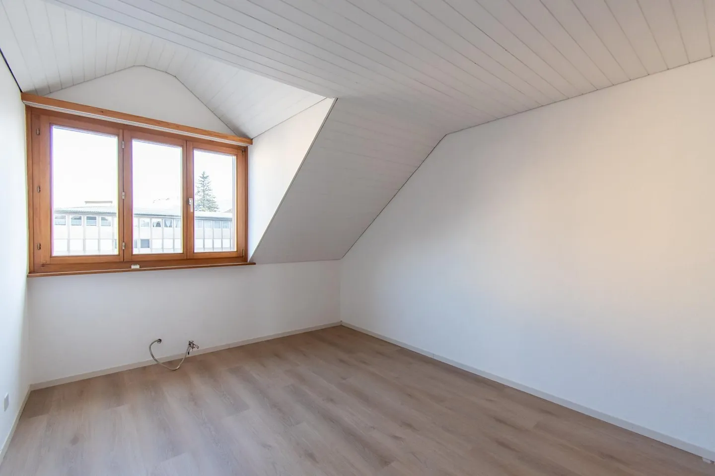 Appartamento soleggiato di 3,5 stanze con vista lago - Foto 8 di 13