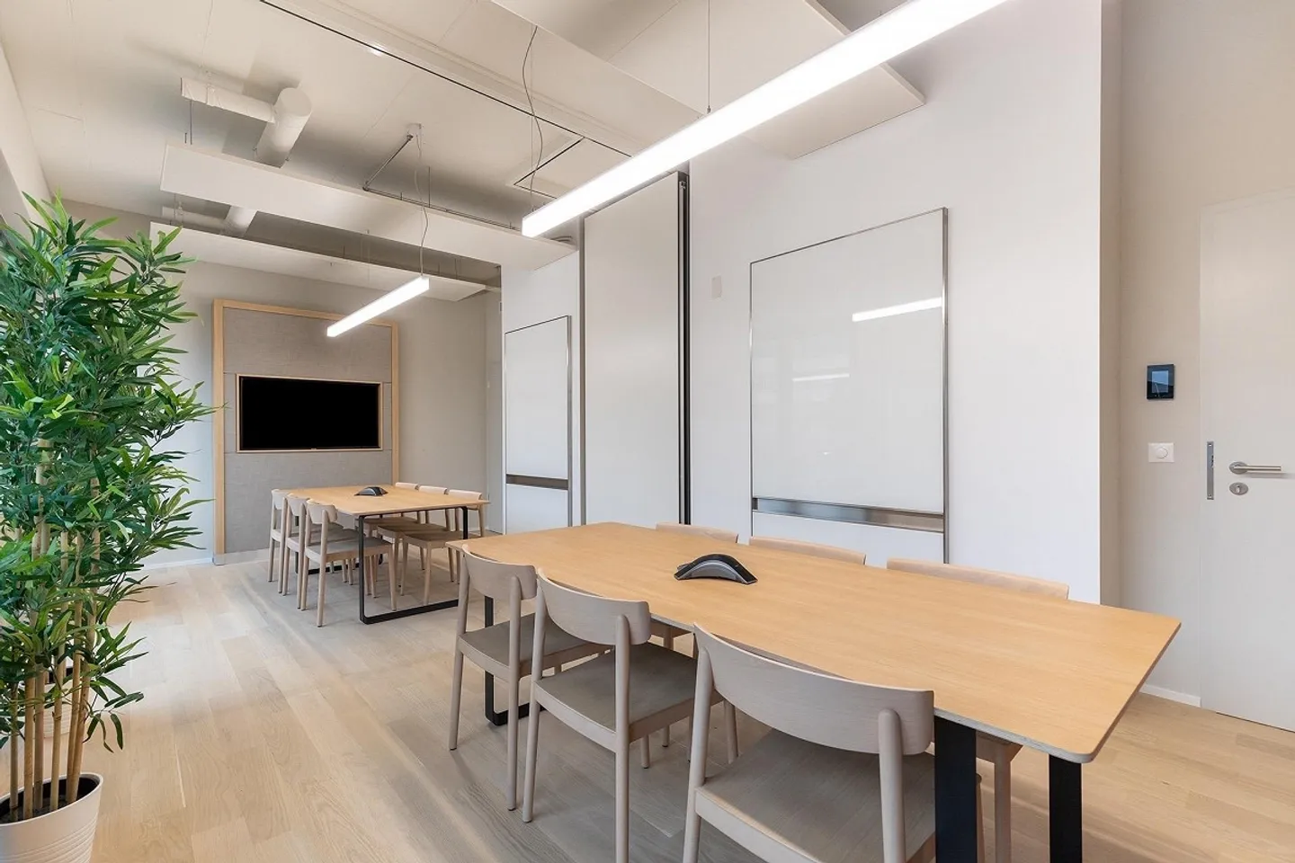 Spazio ufficio privato per 4 persone presso Regus Airport - Foto 11 di 15