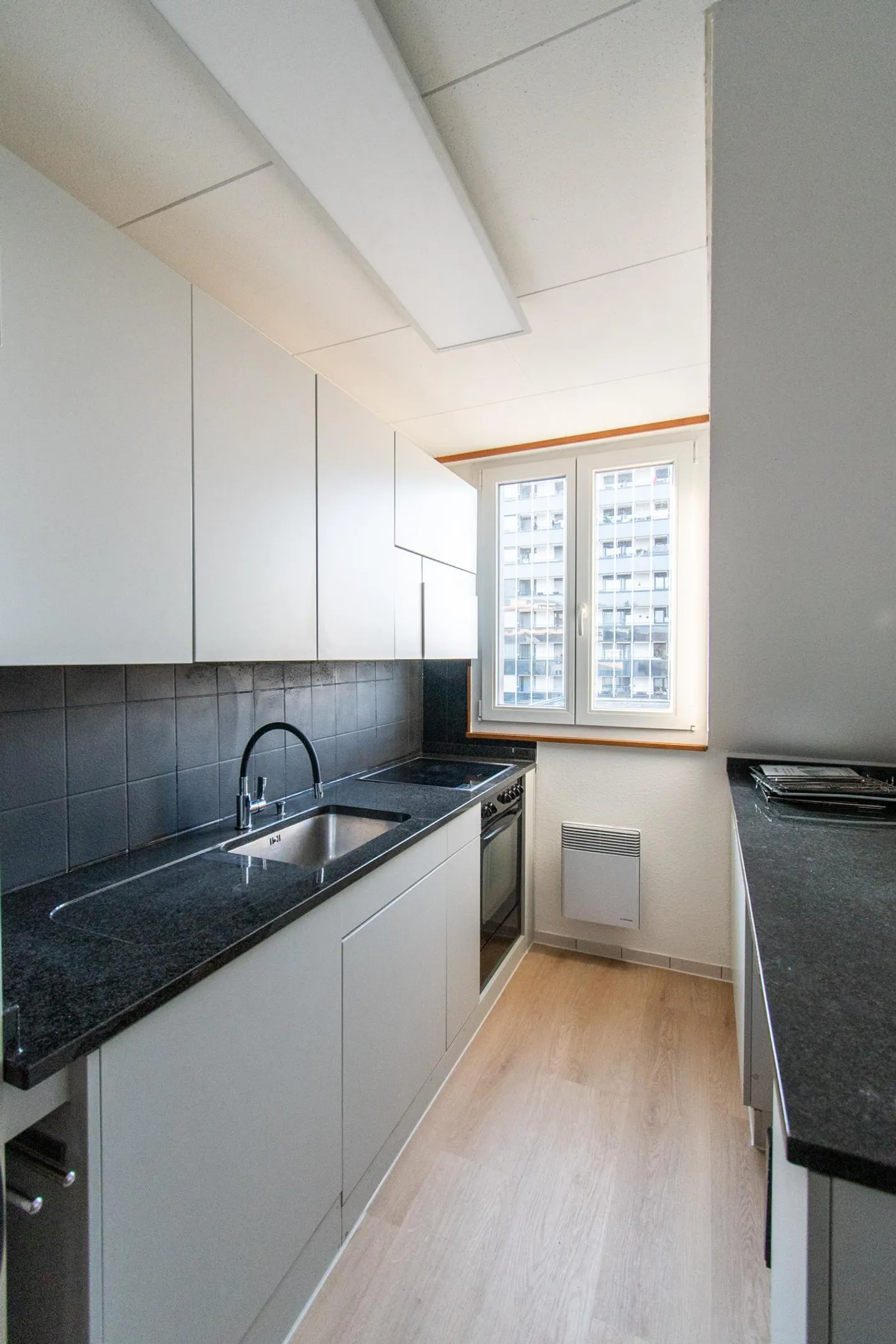 Appartamento soleggiato di 3,5 stanze con vista lago - Foto 11 di 13