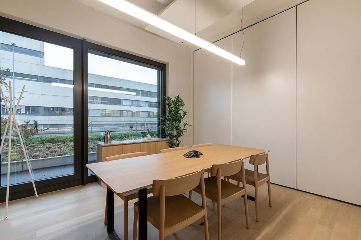Spazio ufficio privato per 4 persone presso Regus Airport - Foto 12 di 15