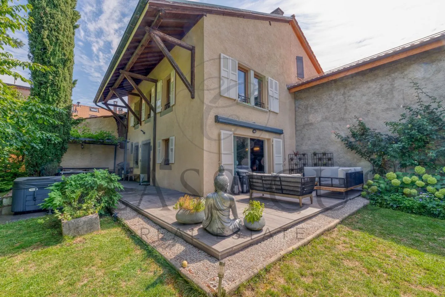 Character House 18th Century - 330 m², wooded garden & jacuzzi terrace in Aire-la-Ville - Photo 1 of 13