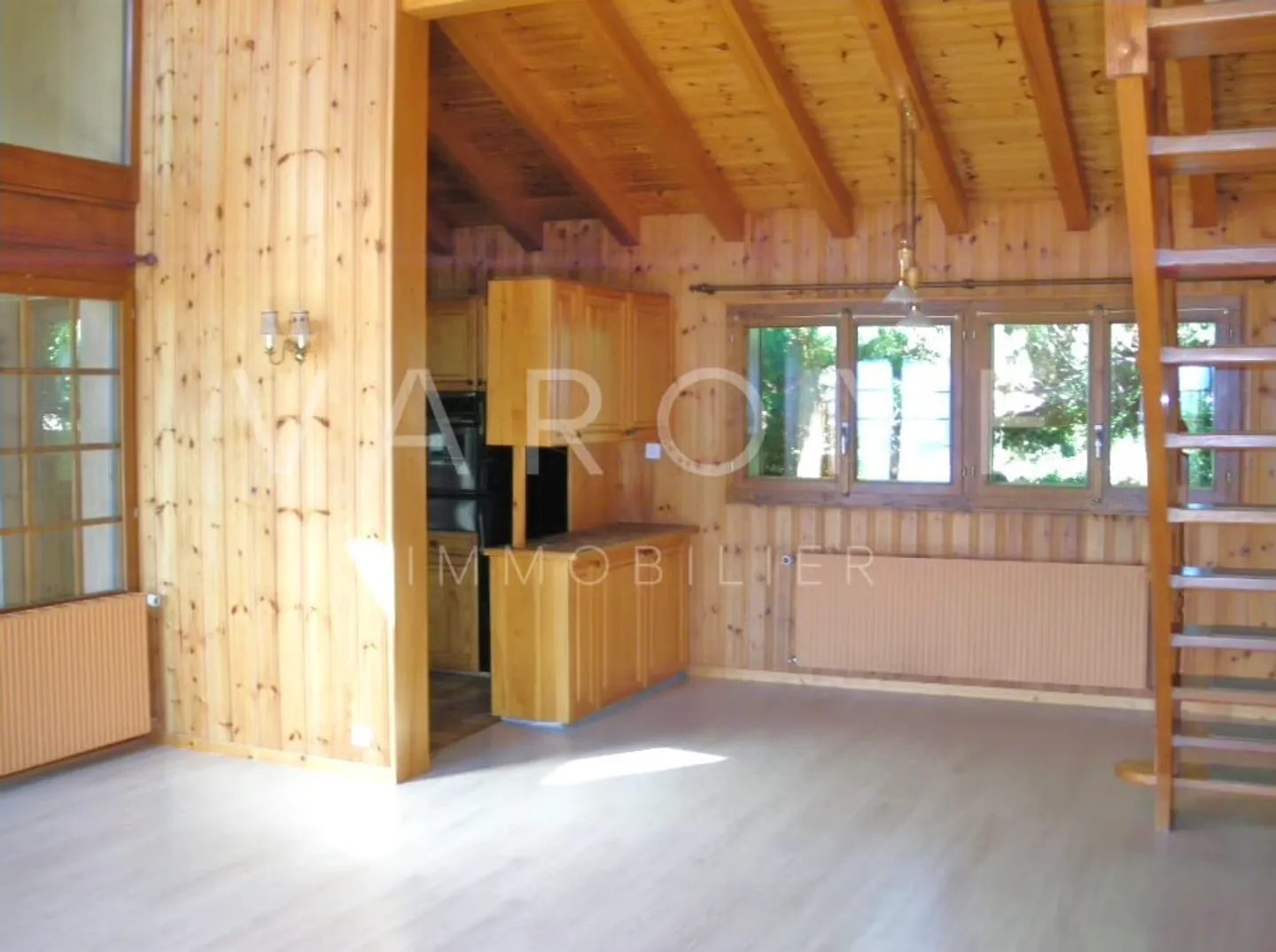Villa with 4 Rooms - Photo 8 of 12