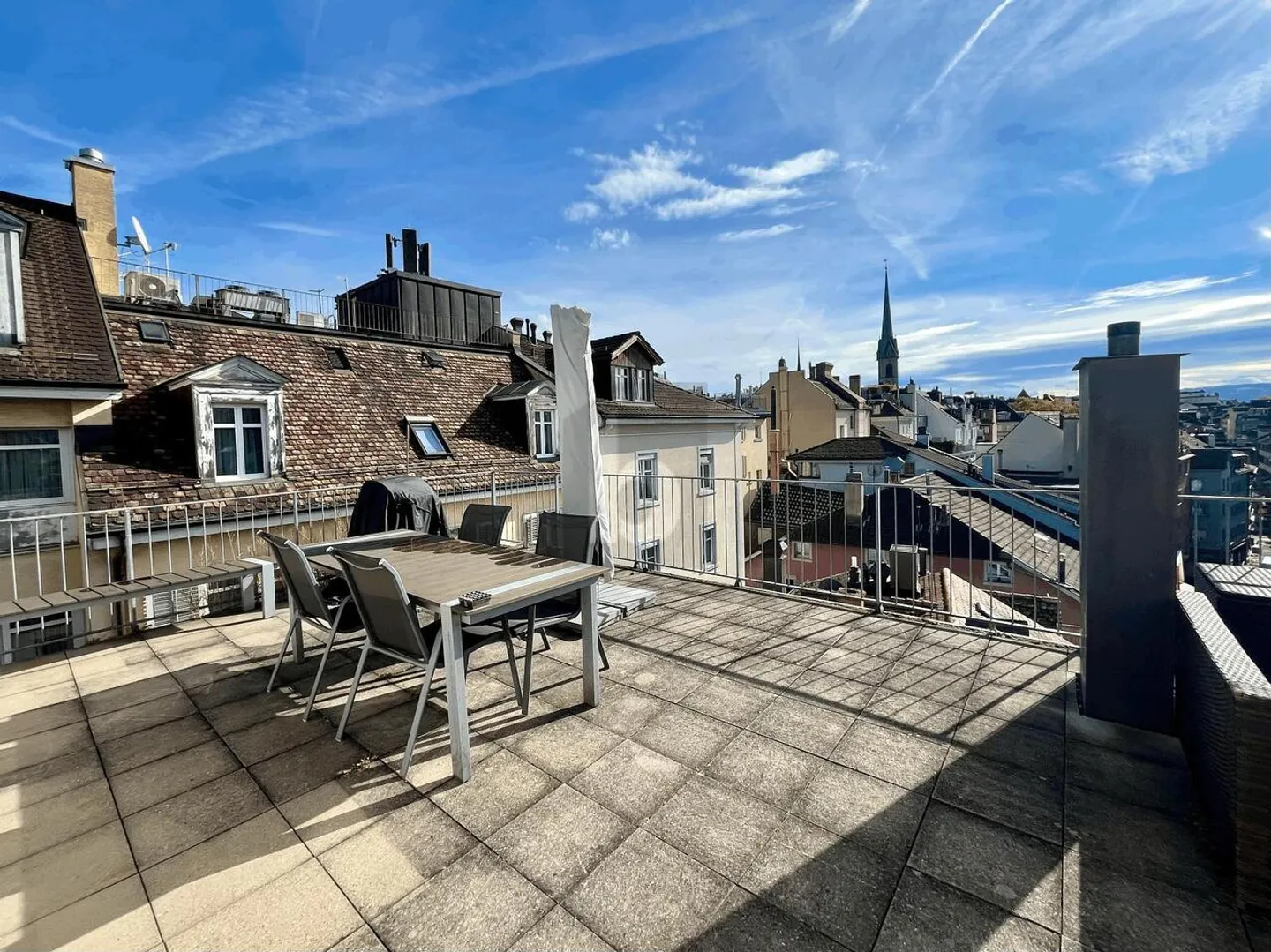 TOP LAGE BEIM CENTRAL MIT GROSSER DACHTERRASSE - Foto 1 von 6