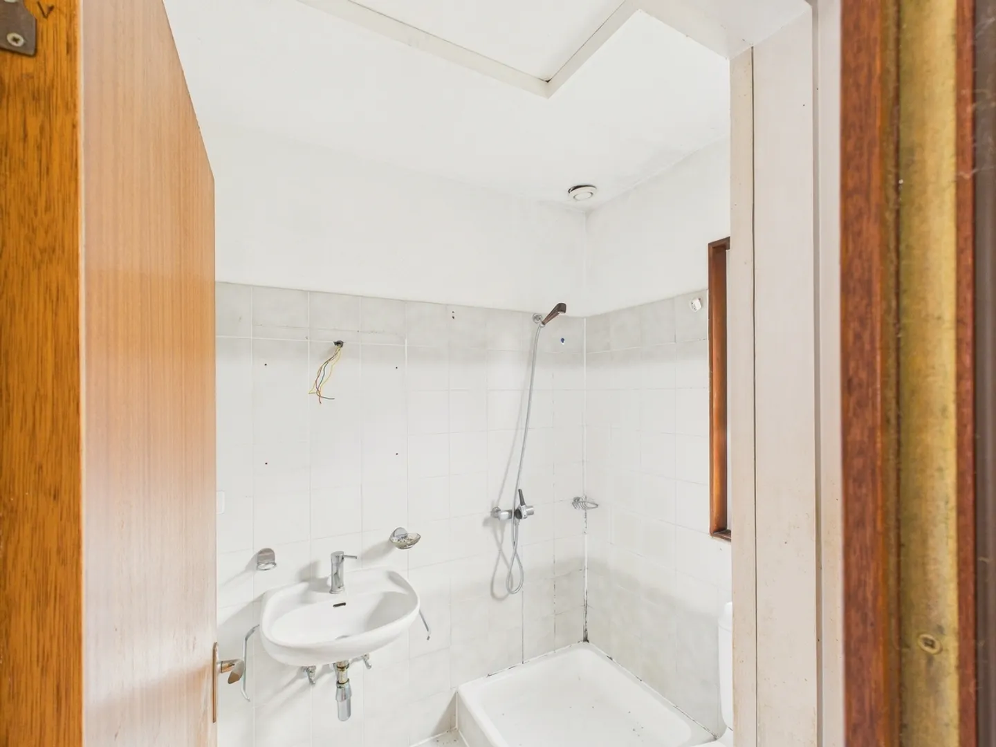 Independent house with great potential in a quiet area in Breggia - Photo 10 of 13